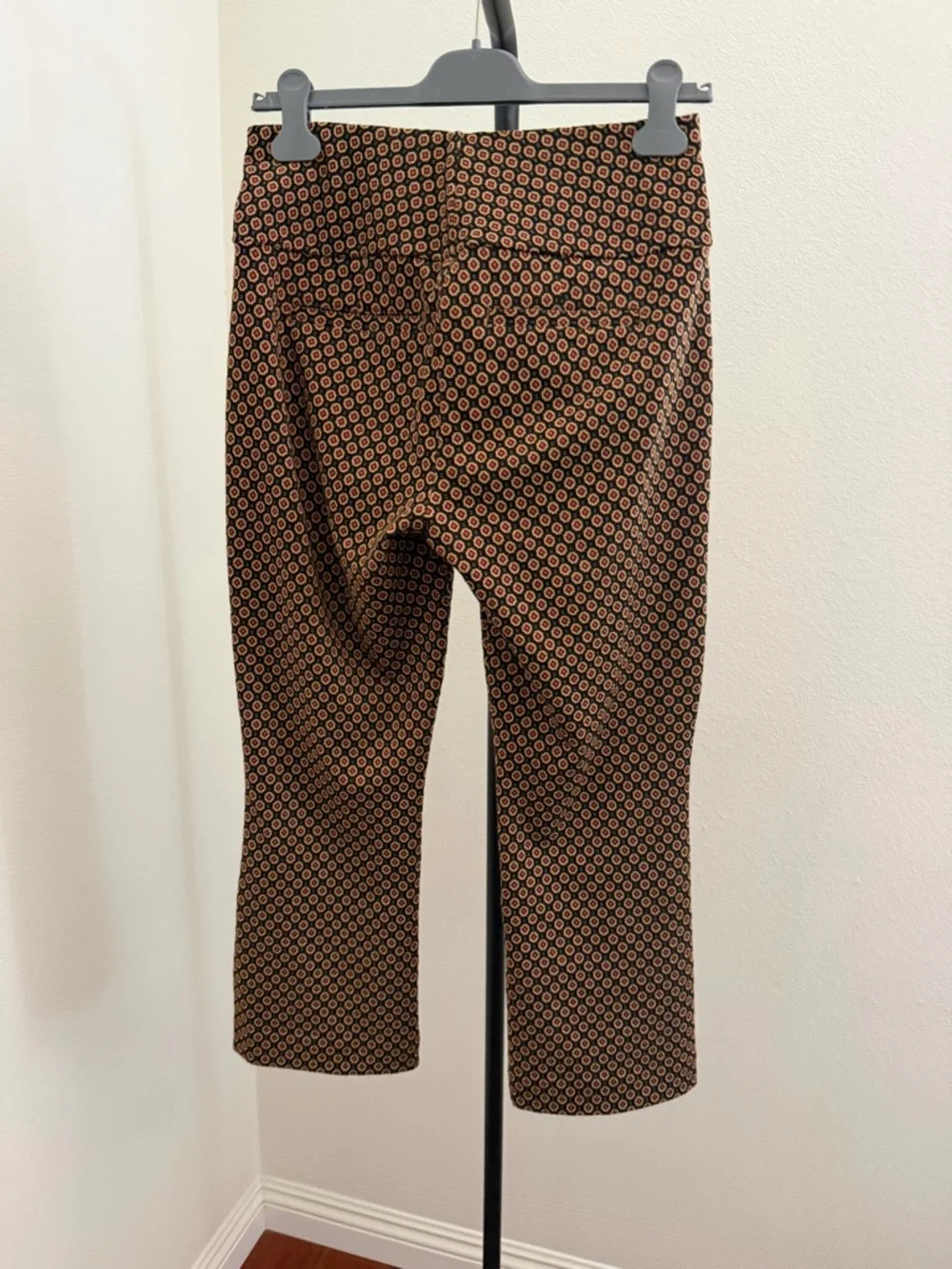 CAbi dandy popcorn Brown Patterned crop pants size small - Picture 4 of 6